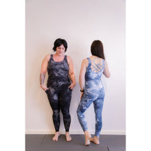 Load image into Gallery viewer, Clique Tie Dye Leggings
