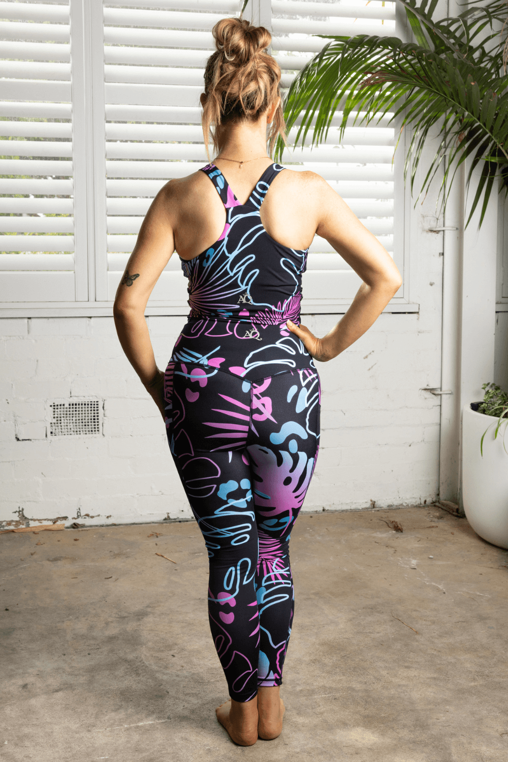Sculpt Clique Crop
